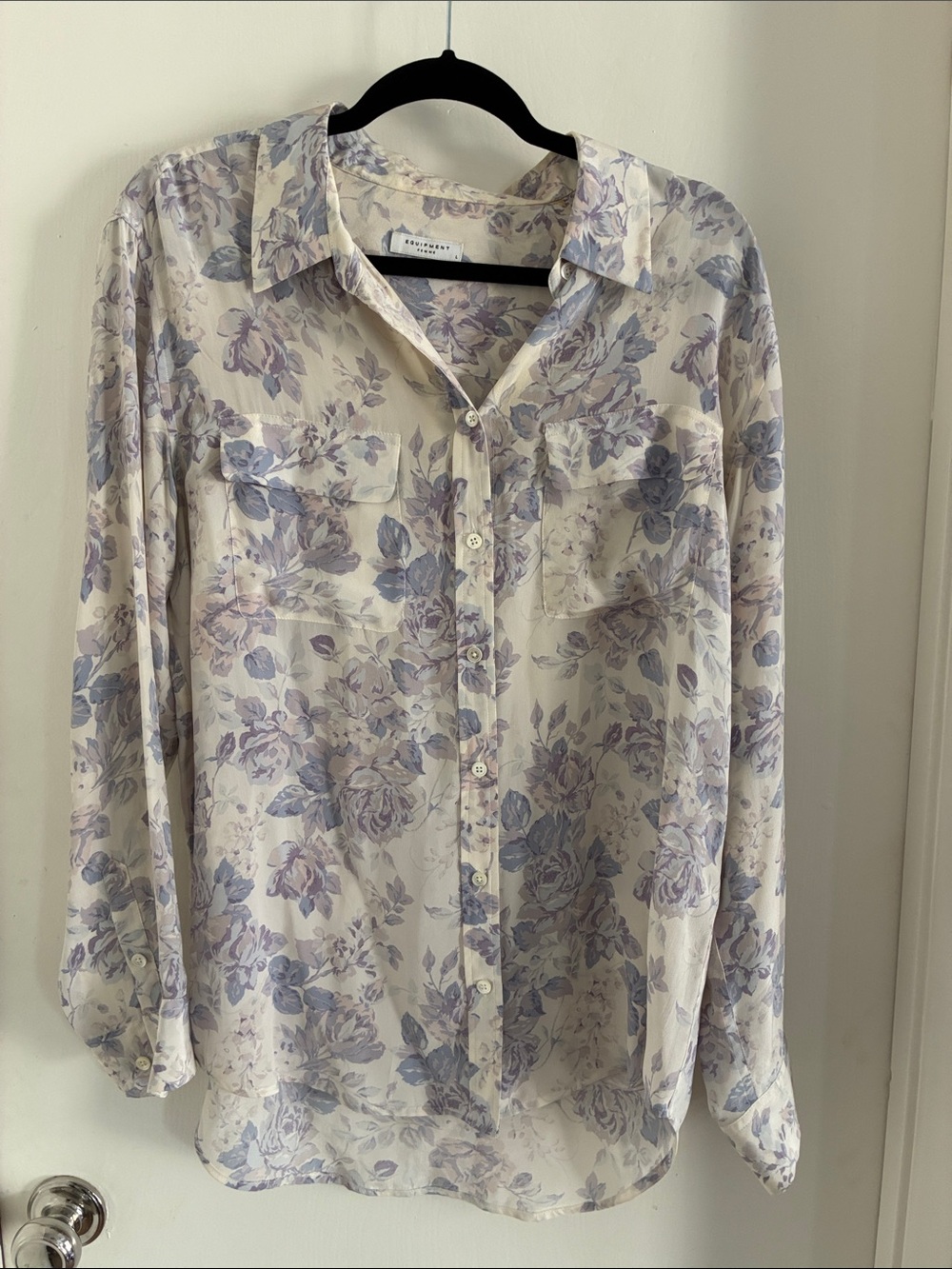 Equipment femme Floral Button-Front Long-Sleeve Blouse in Light Lavender